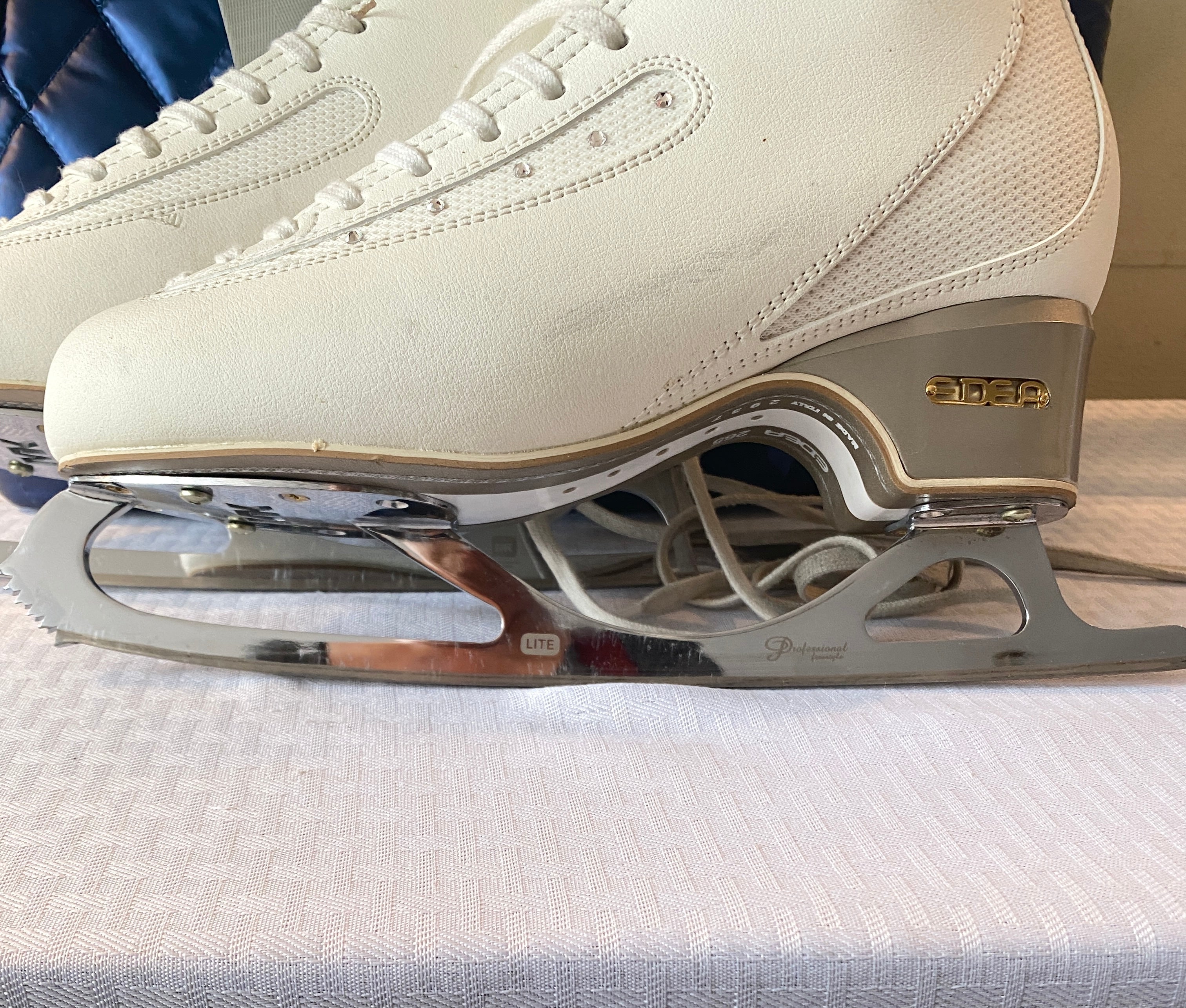 Previously Owned Edea Ice Fly Skates w/Pro Lite Blades