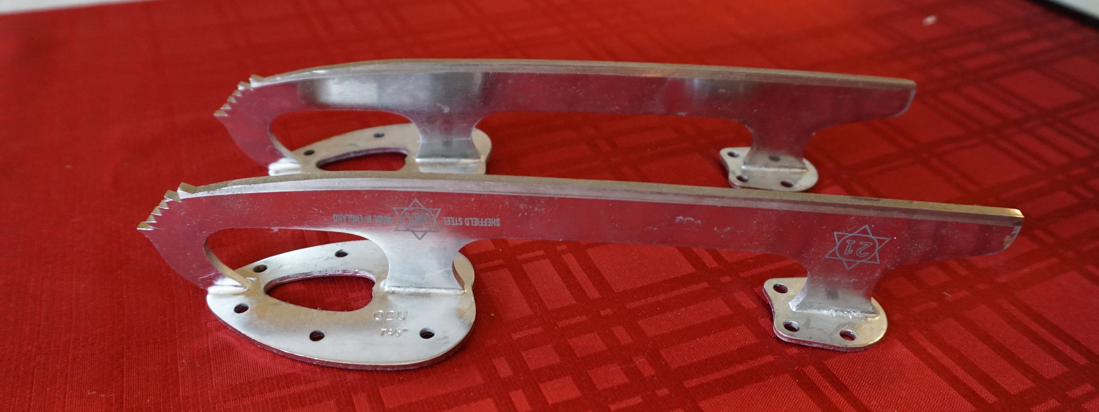 Previously Owned MK21 Skate Blades 7 2/3"